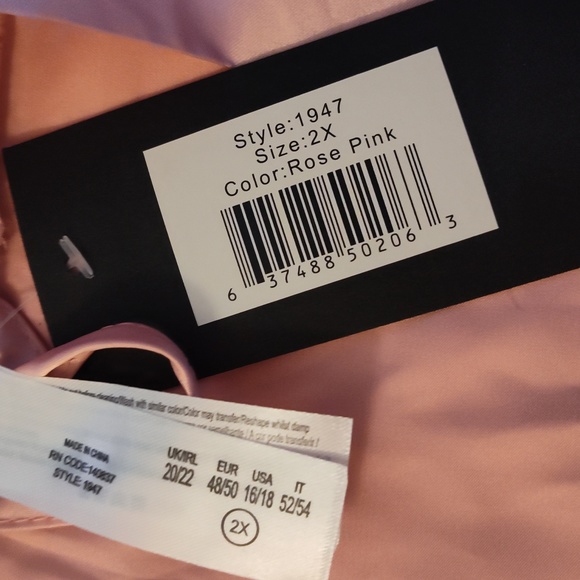 Robe - Picture 2 of 7